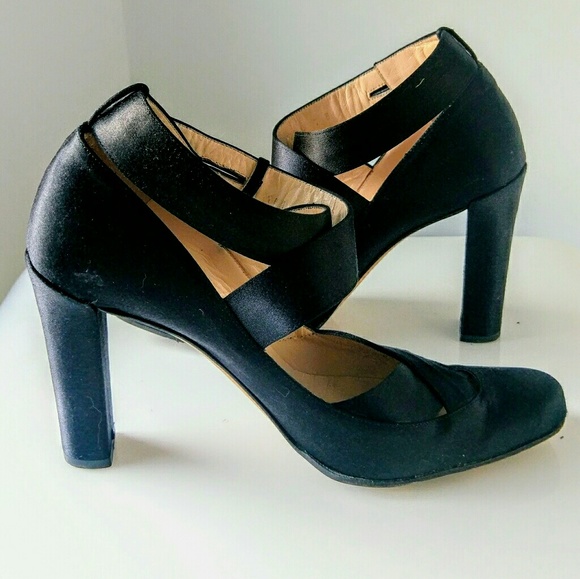 Gucci Shoes - ◽AUTHENTIC◽Gucci Satin Shoes